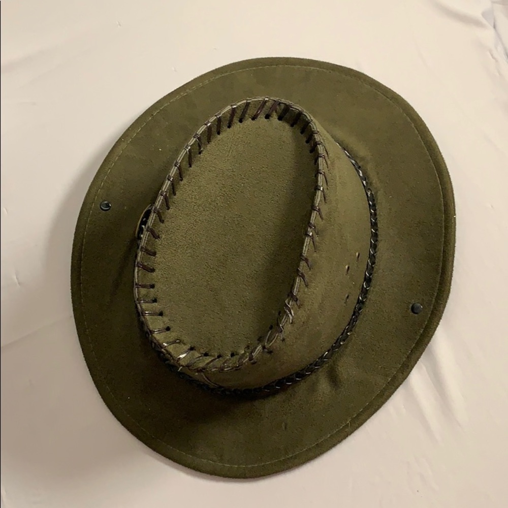 Green Hat - Picture 6 of 6